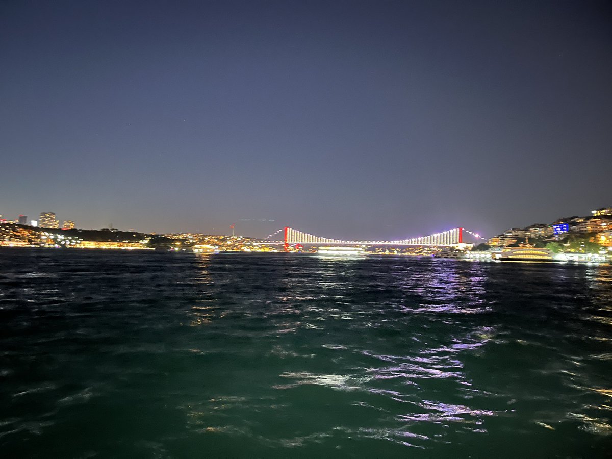 Sermiyan72's tweet photo. Akıp giden zaman 
İstanbul dan hepimize de 

hayırlı akşamlar güzel dostlar https://t.co/22HEbpxHtp