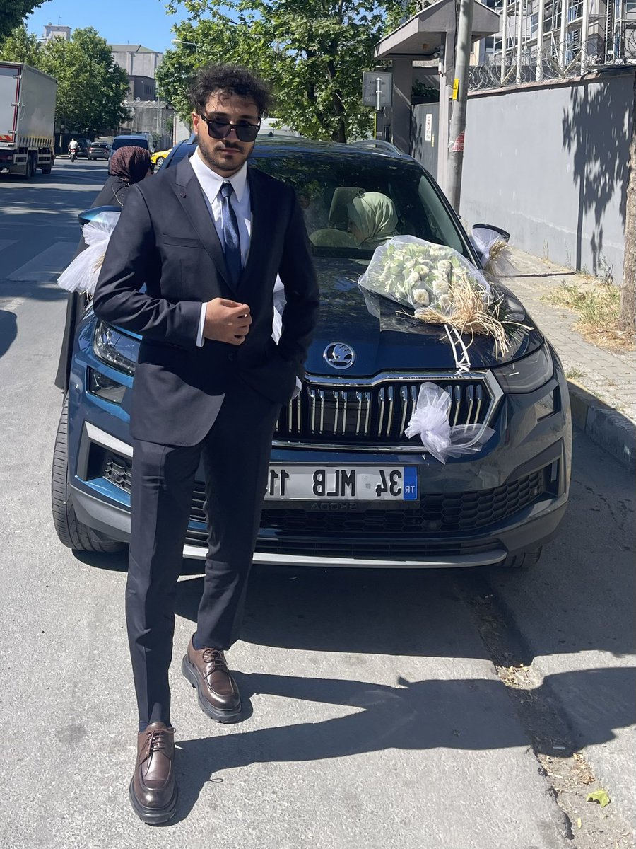 cy3401's tweet photo. Evet arkadaşlar abim damat oldu sıra bana geliyor gibi …. https://t.co/AhwUj0snH5