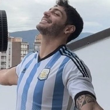 PaulVialli's tweet photo. VAMOOOOOOOOOOS... 💪  🤣

E DOPO L'ERRORE 🥴 SU RIGORE PER FALLO SUL TORO LAUTARO MARTINEZ  2⃣2⃣ LA PULCE LIONEL MESSI 1⃣0⃣ COLPISCE ANCORA❣️ 😂😂

ARGENTINA 🇦🇷  1⃣ - AUSTRIA  0  

E L'ORSO JAVIER MARTINEZ🐻7⃣ 🇦🇷FINALMENTE PUO' GODERE ❣️  😉

#HELEVIER #HELENERS #JAVI7 #PRESTINEZ https://t.co/lPW1HhKQqZ