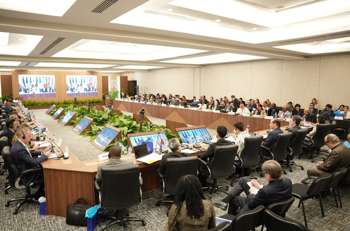 Cancilleria_ve's tweet photo. 📰#Noticia | Venezuela reelecta como Vicepresidente del Consejo de Ministros de la AEC

La elección de Venezuela reafirma el compromiso de los Estados Miembros con los principios de igualdad, inclusión y participación plena que sustentan la Asociación.

https://t.co/u3DtTszue6 https://t.co/k9o8Tr0FYb