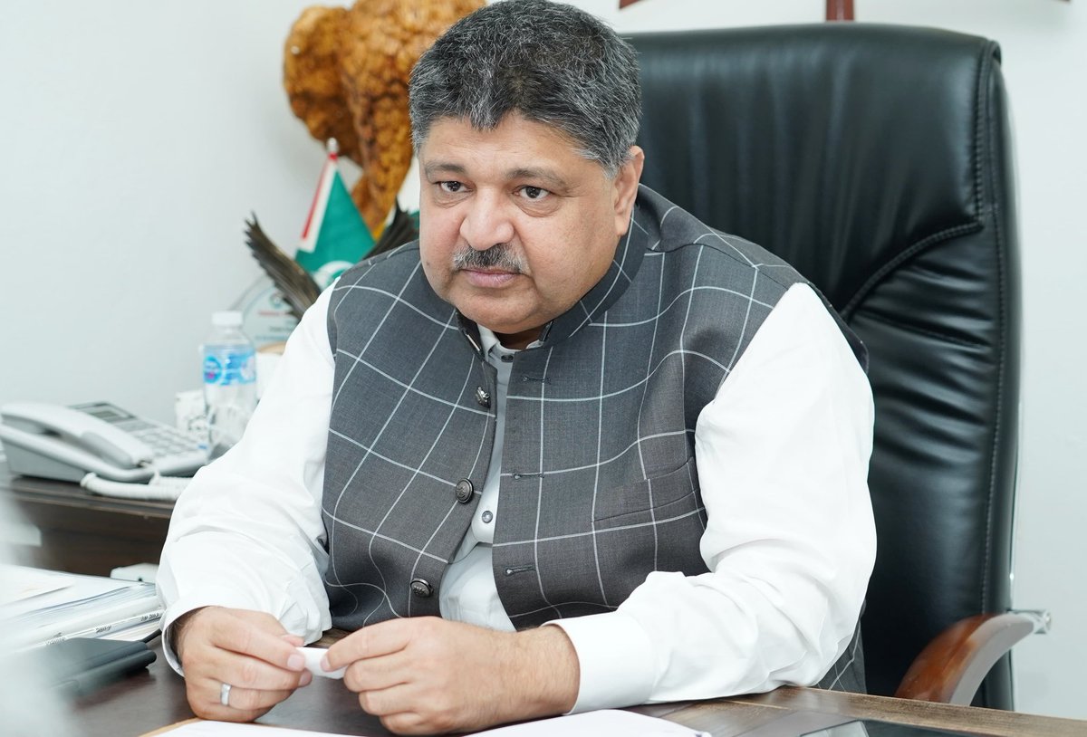 IPPPunjab's tweet photo. ممبر صوبائی اسمبلی و جنرل سیکرٹری آئی پی پی پنجاب محمدشعیب صدیقی سے حاجی ماجد نزیر ، ڈاکٹر چوہدری زوالقفاربھٹی اور راو رشیدکی ملاقات اور استحکام پاکستان پارٹی میں شمولیت کا اعلان، پارٹی رہنماؤں نے پارٹی پرچم پہنا کر شامل ہونے والوں کا خیر مقدم کیا۔ اس موقع پر
1/2 https://t.co/qtW341wp0K