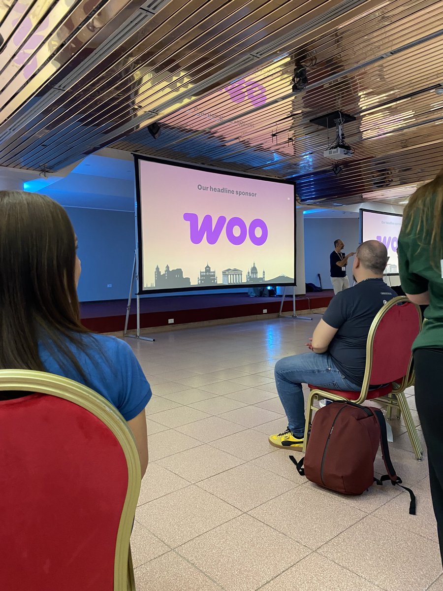 vessellycom's tweet photo. The past few months have been a whirlwind for Vesselly, in the best way. This thread's got some @checkoutsummit  photos and a few other bits and bobs. A strong favorite being the forehead tattoo😂A close second is the first prototype of the Vesselly Scale Award(: https://t.co/lu17s50ZXS