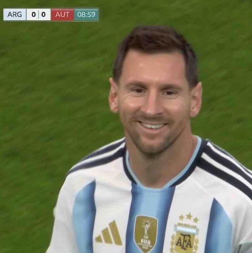 GBarca_'s tweet photo. He smiled after Mbappe equalised 
He smiled after missing a penalty 

This is the mentality monster of football. https://t.co/3W1BIf8HZ5