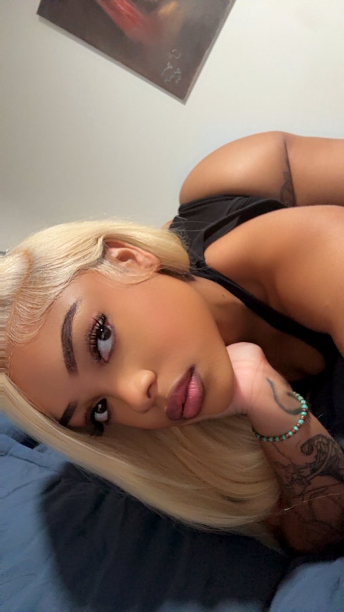 yellowbarbie💕 tweet media