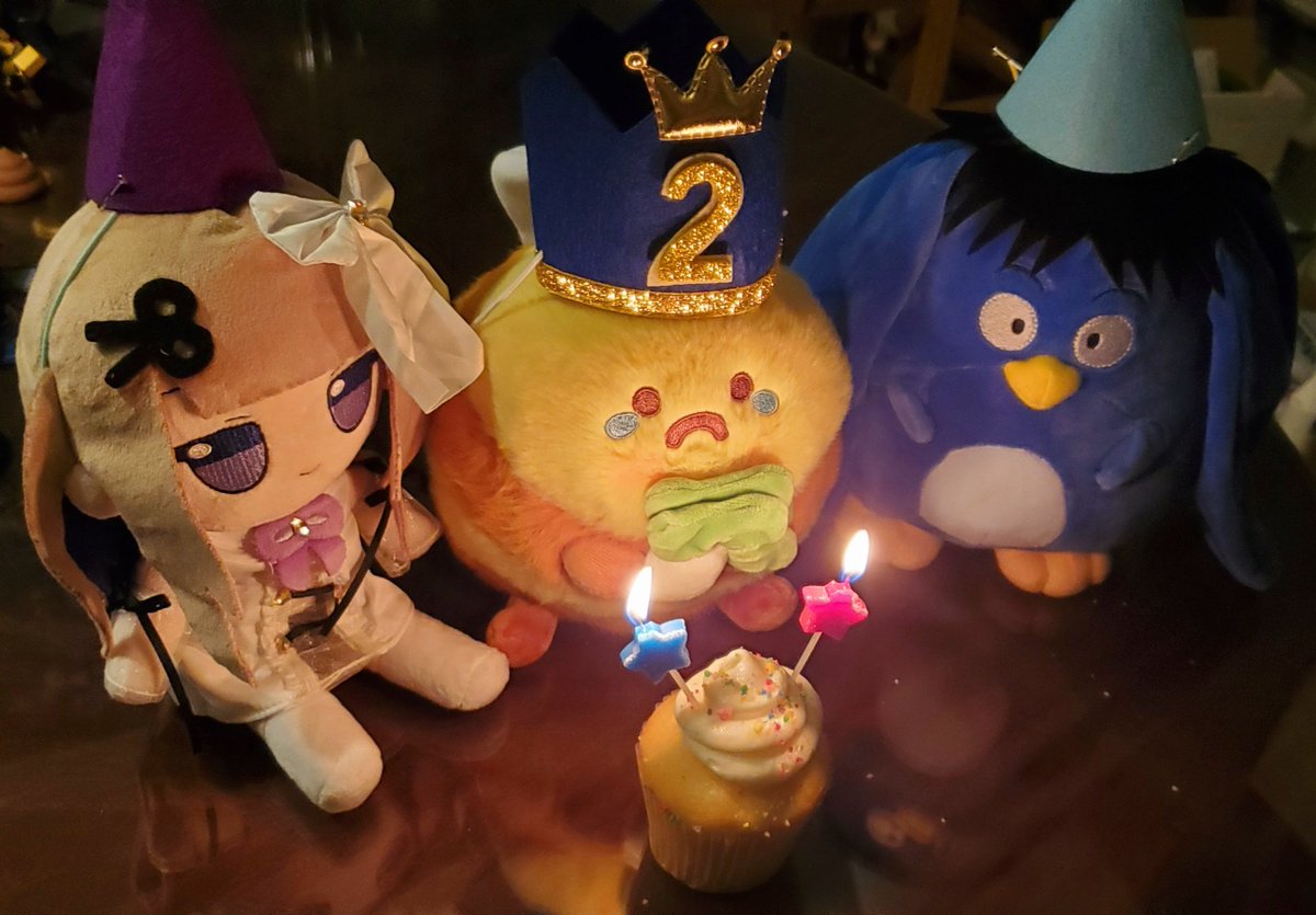 NamelessGlasses's tweet photo. Happy Birthday Sad Bee! It's been about 2 years since you arrived at Shiina's doorstep and quickly became the community's most beloved bee son. Here's to many more! 🥳

(Birthday bee got a 🧁 and 🎂 this year 🎉)
#AmanogawaShiina #sadbee https://t.co/eBXr0j9rF0
