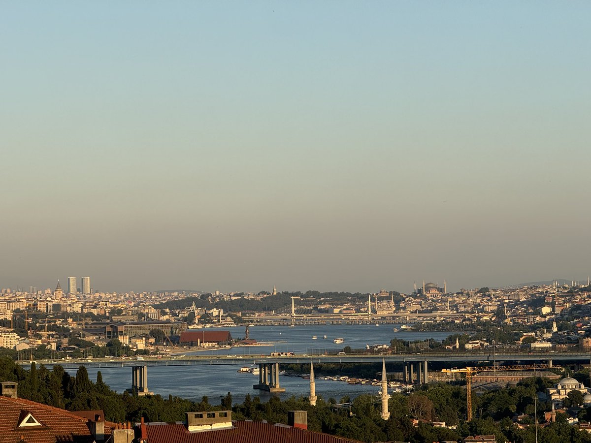 turkishhijabi's tweet photo. balkon manzaram buyken nasıl dışarı çıkabilirim ki https://t.co/ou2qdmY0Mc