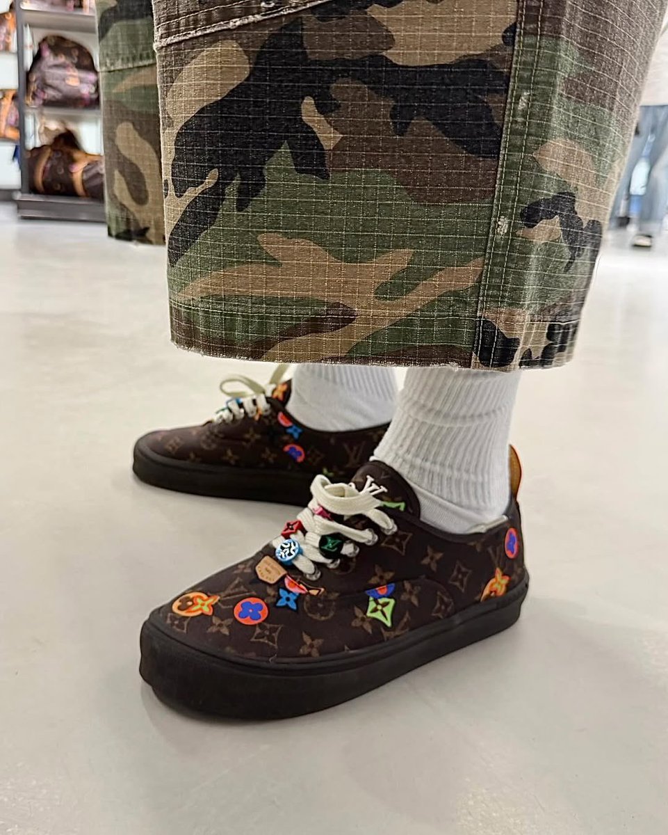 KariDaniels's tweet photo. I really don’t care about fashionista debates. I want these. The end. https://t.co/kQRrdcrCE0