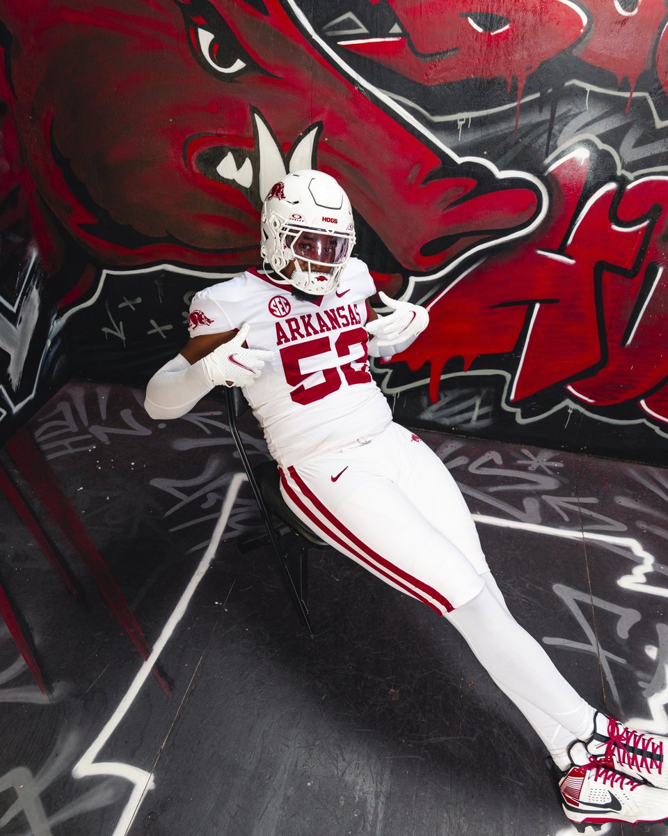Tra1e_'s tweet photo. I had a great time on my Official visit at The University of Arkansas this past weekend, I appreciate all the coaches and staff members for the great time!
#notcommitted #WPS @coachfleming17 @Coach__Myers @mjohnson7672 @CoachMDavis12 https://t.co/YcEt3k2pTH