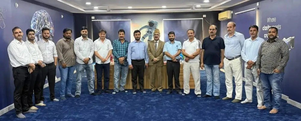 Syed_anamm's tweet photo. A proud moment for Jammu &amp; Kashmir!  At the 15th Annual PSACWA Conference in Hyderabad, J&amp;K secured the First Prize among participating states for excellence in educational innovation and child welfare. https://t.co/BT5Ws7xL0S