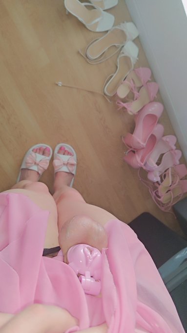 Olivia 🎀♠️ - Does the flat cage suit me? 🥺🩷 https://t.co/syrZgFZLgr