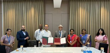 Sheikh_Khalid0's tweet photo. Srinagar-based Chinar Quantum AI has partnered with Christ University, Bengaluru, to establish a Quantum Hub focused on research, innovation, skill development and deep-tech entrepreneurship. https://t.co/E0i4DWAqPB