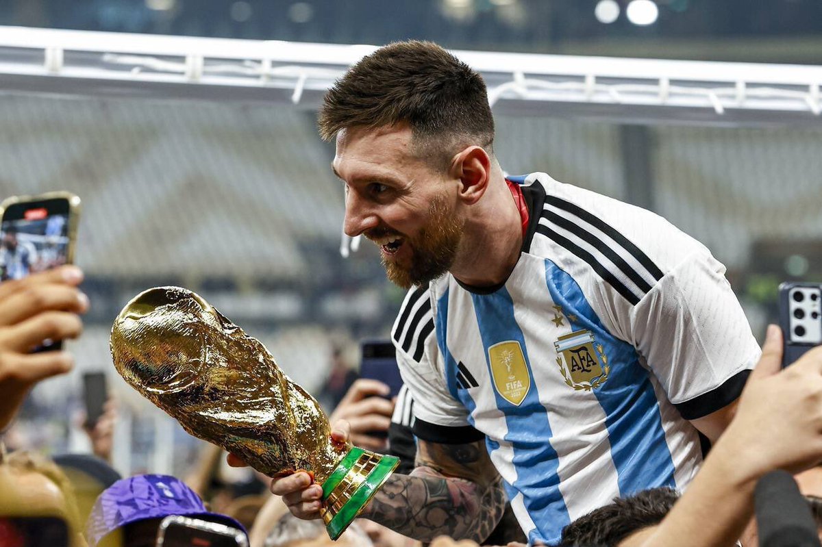 6witi's tweet photo. أكثر من ساهم بتاريخ كاس العالم 
أكثر من سجل بتاريخ كاس العالم
أكثر من صنع بتاريخ كاس العالم
أكثر مشاركة بتاريخ كاس العالم 
أكثر من حقق جائزة رجل المباراة بتاريخ كاس العالم 
أكثر من حقق انتصارات بتاريخ كاس العالم 

اعظم بطولة بتاريخ كرة القدم ؟ 
عبث فيها ميسي 🐐 https://t.co/6mY5aIRcpL