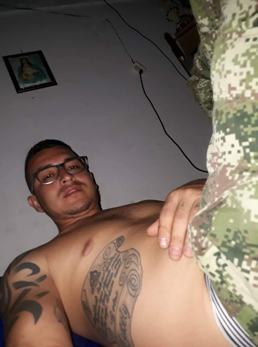 chacasymayates's tweet photo. El militar https://t.co/4Qpg12ed5n