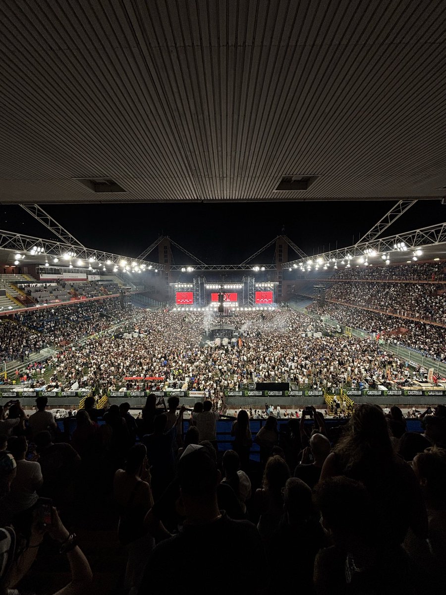 hmmoo_cesca's tweet photo. dopo tutti questi anni posso dire che le paranoie stanno iniziando a tacere, fiera di te e di quello che hai costruito. 
al tuo fianco da sempre e per sempre, tutta vita ico 🤍 https://t.co/gAACNm1KlB