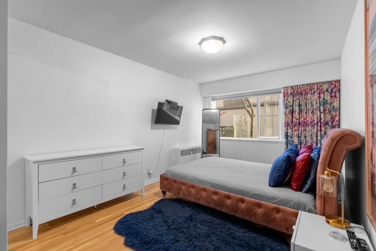 anitachanCA's tweet photo. 2-1879 Barclay St
JUST SOLD JUNE 19, 2026

Super charming &amp; renovated SW CORNER 1-BDRM home in the West of Denman location! 

Call 604-258-8866 to get the same results.

RE/MAX Austin Kay Realty &amp; RE/MAX Anita Chan Realty
110-6086 Russ Baker Way, Richmond BC V7B 1B4 https://t.co/PzJi0t7M2E
