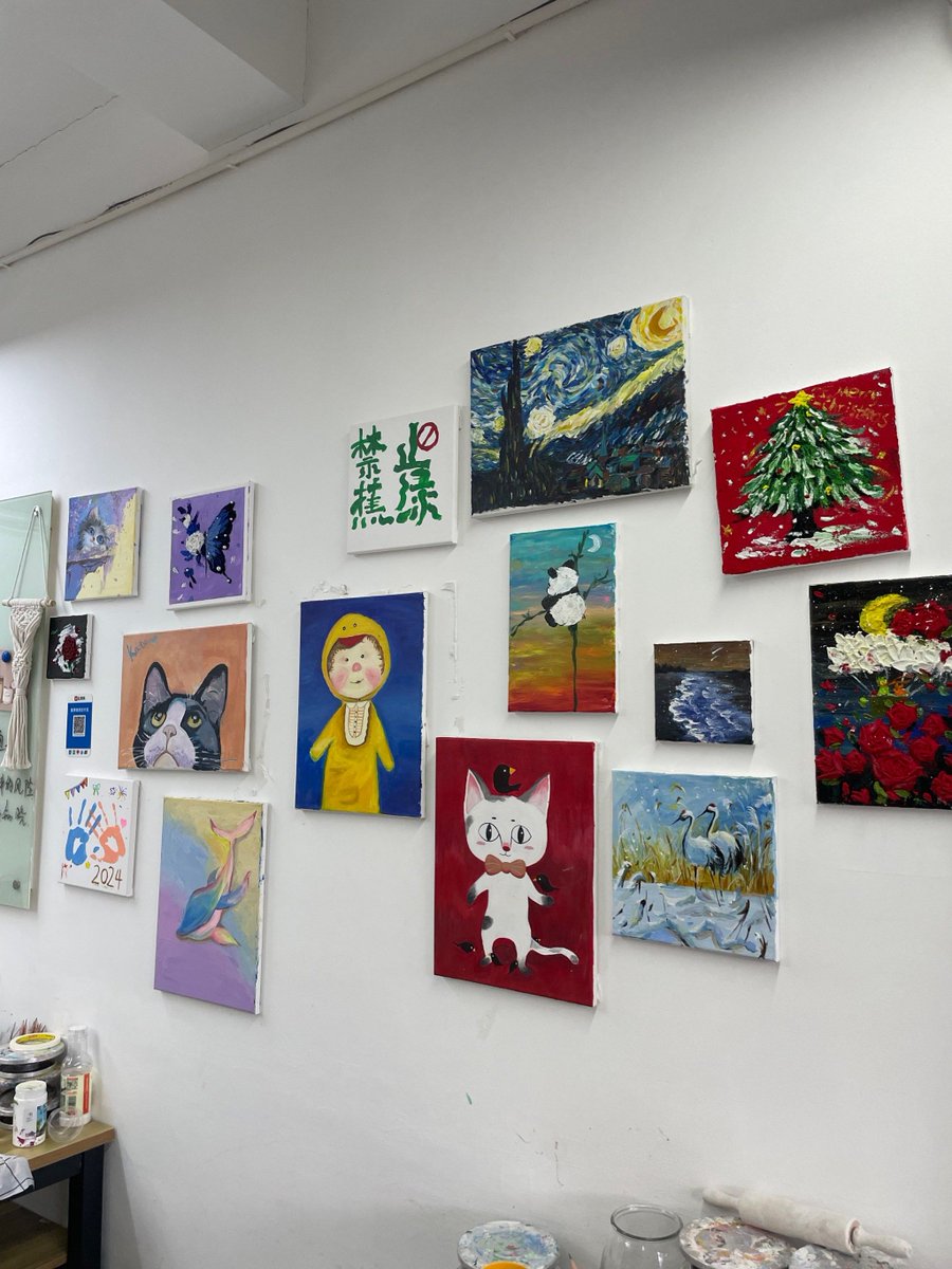 Victor67401110's tweet photo. Step into the world of color and texture at our weekend pop-up art workshop! Unleash your creativity with local artists—no experience needed, just fun. https://t.co/lQmK8YMaZD