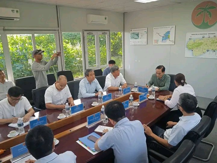 RPolancoF's tweet photo. #Vietnam no dejará sola a #Cuba a pesar del asedio al que está sometida, dijo Le Hoai Trung, miembro del Buró Político y ministro de Asuntos Exteriores de Vietnam, en visita al Parque Industrial ViMariel y al proyecto de producción de arroz en Los Palacios
https://t.co/eqPCIfByfQ https://t.co/w0gWKAFgPW