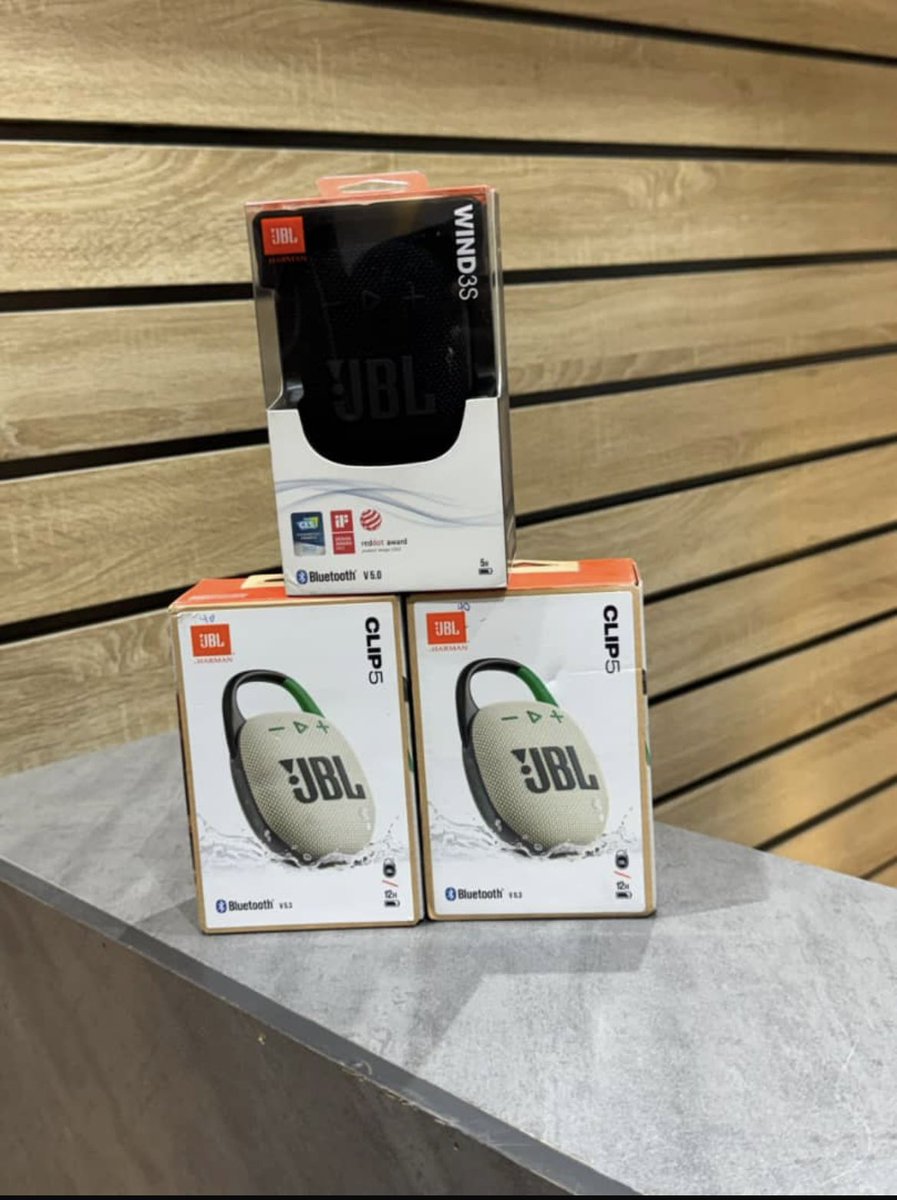 pelleey's tweet photo. Brand New
JBL Clip 5
95,000
JBL charge 6
195k
JBL flip 7 
155k 
Onyx studio 9 
285k https://t.co/fLVReELjAg