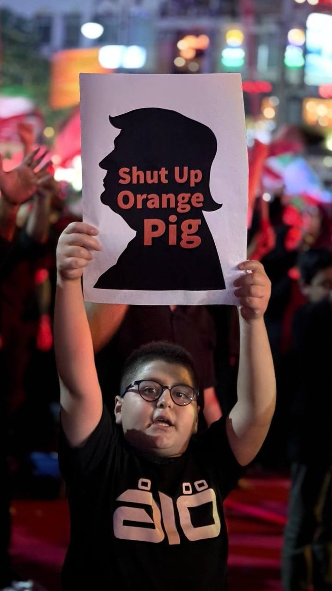 GaffarYakinca's tweet photo. "Kes sesini turuncu domuz"

Dün gece Tahran'ın Trump'a cevabı. https://t.co/xxRy0gmUXf