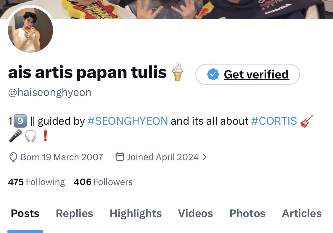 ais artis papan tulis🍦 tweet media