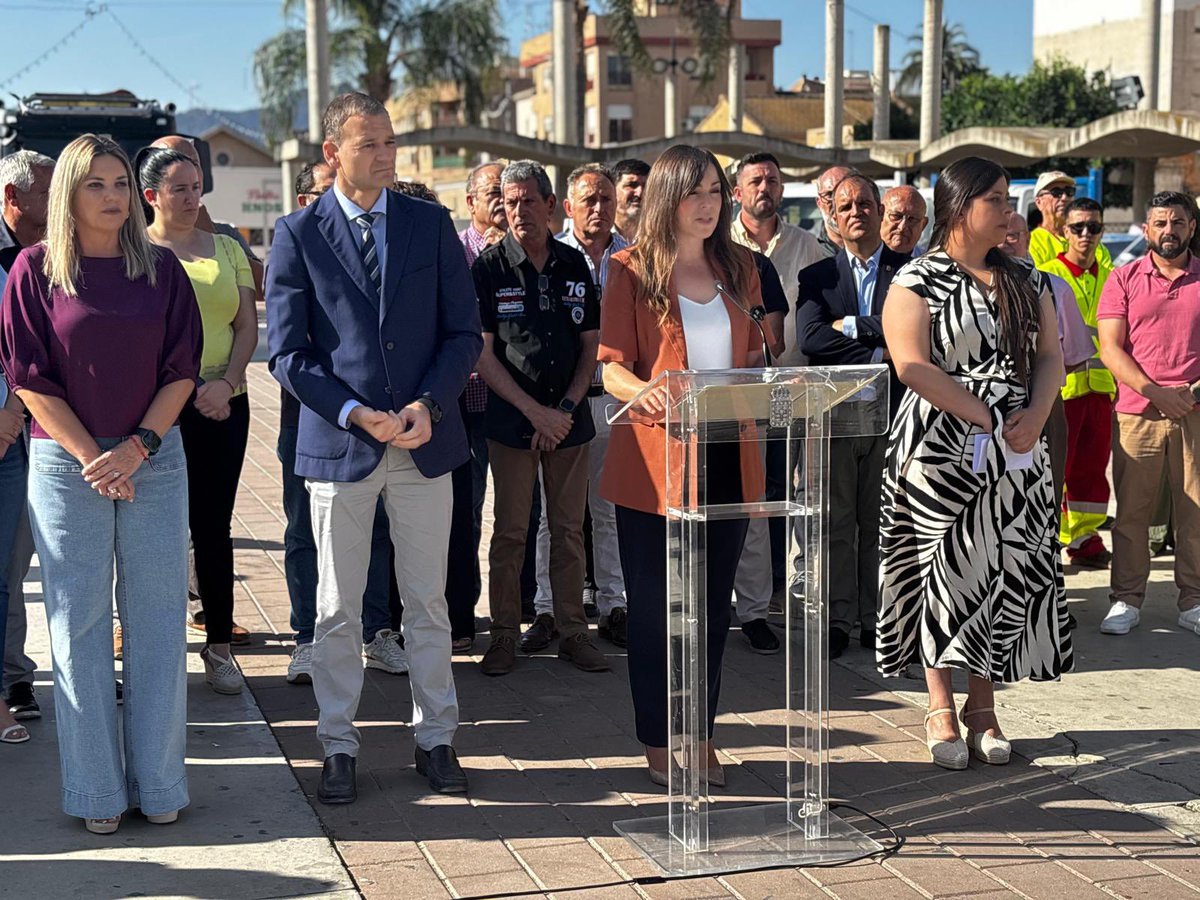 Rebepl's tweet photo. Arranca el mayor dispositivo de mantenimiento de la vía pública con 60 operarios y 19 vehículos al servicio de las pedanías. 

➡️Más de 12,6M de euros 
➡️Reducción de tiempo de respuesta 
➡️Más autonomía para las Juntas Municipales 

Murcia no se entiende sin sus pedanías https://t.co/KaW6AzdSOG