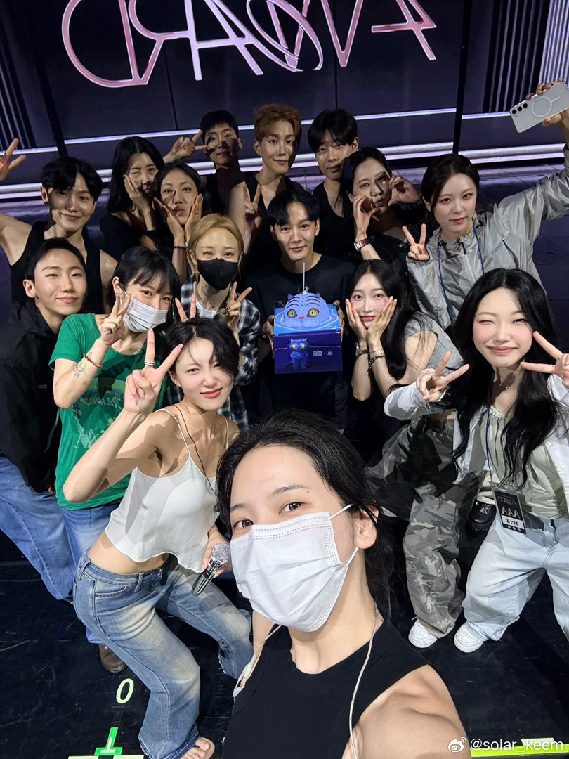 DragonKazoo77's tweet photo. 260622 solar_keem Weibo

MAMAMOO concert❤️ ​​​

🔗 https://t.co/mX1kAKfAb3

#4WARD #MAMAMOO #마마무
#SOLAR #솔라 #MOONBYUL #문별 #WHEEIN #휘인 #HWASA #화사 @RBW_MAMAMOO https://t.co/uEikGdWwti