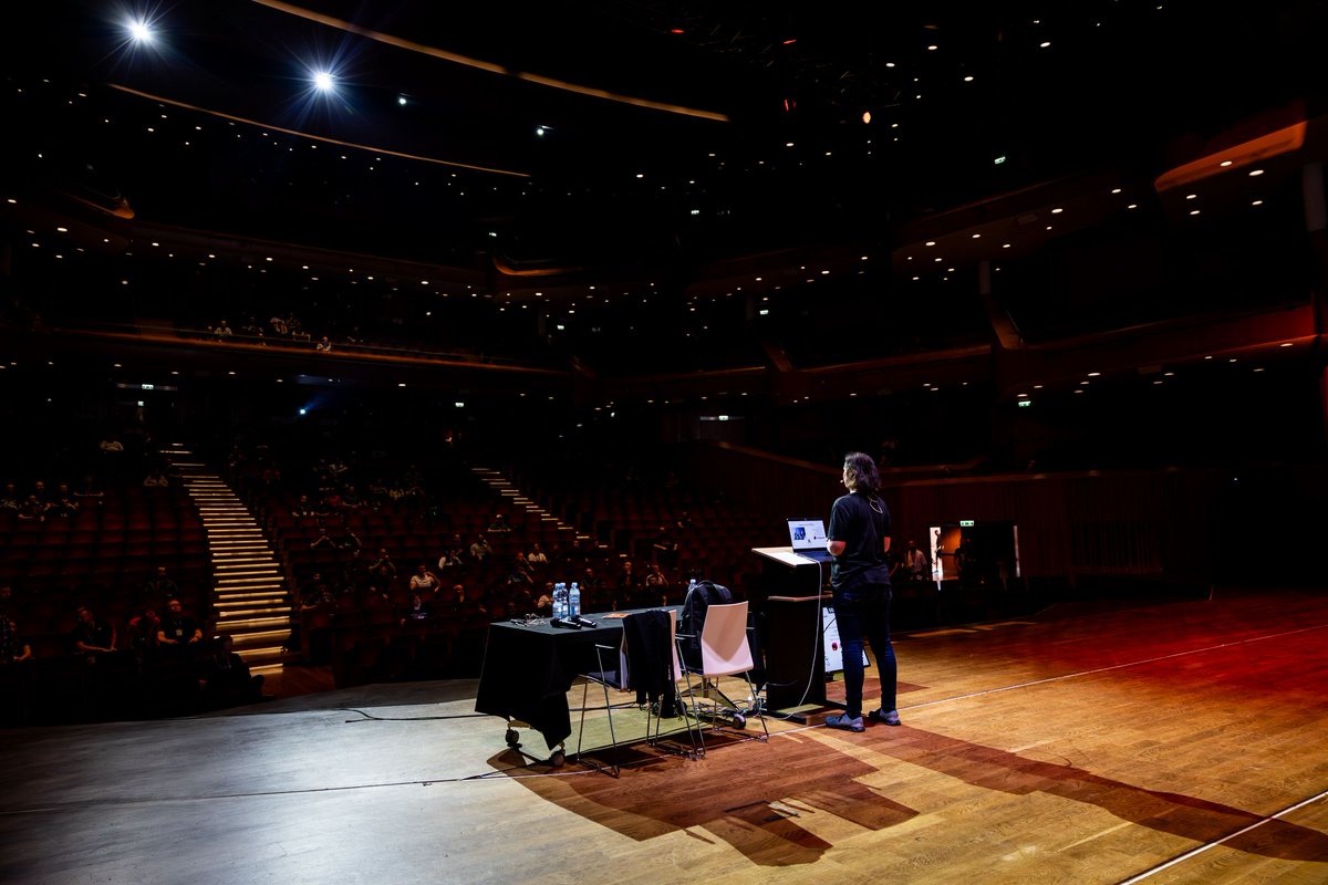 MaritvanDijk77's tweet photo. Last week I gave 2 talks at @DevoxxPL: "Getting more out of Maven" and "Reading Code". It seems they were well received based on the ratings and feedback.
Thanks to everyone who attended, and especially those who came up to talk to me. #DevoxxPL https://t.co/L7E1xuiJVl