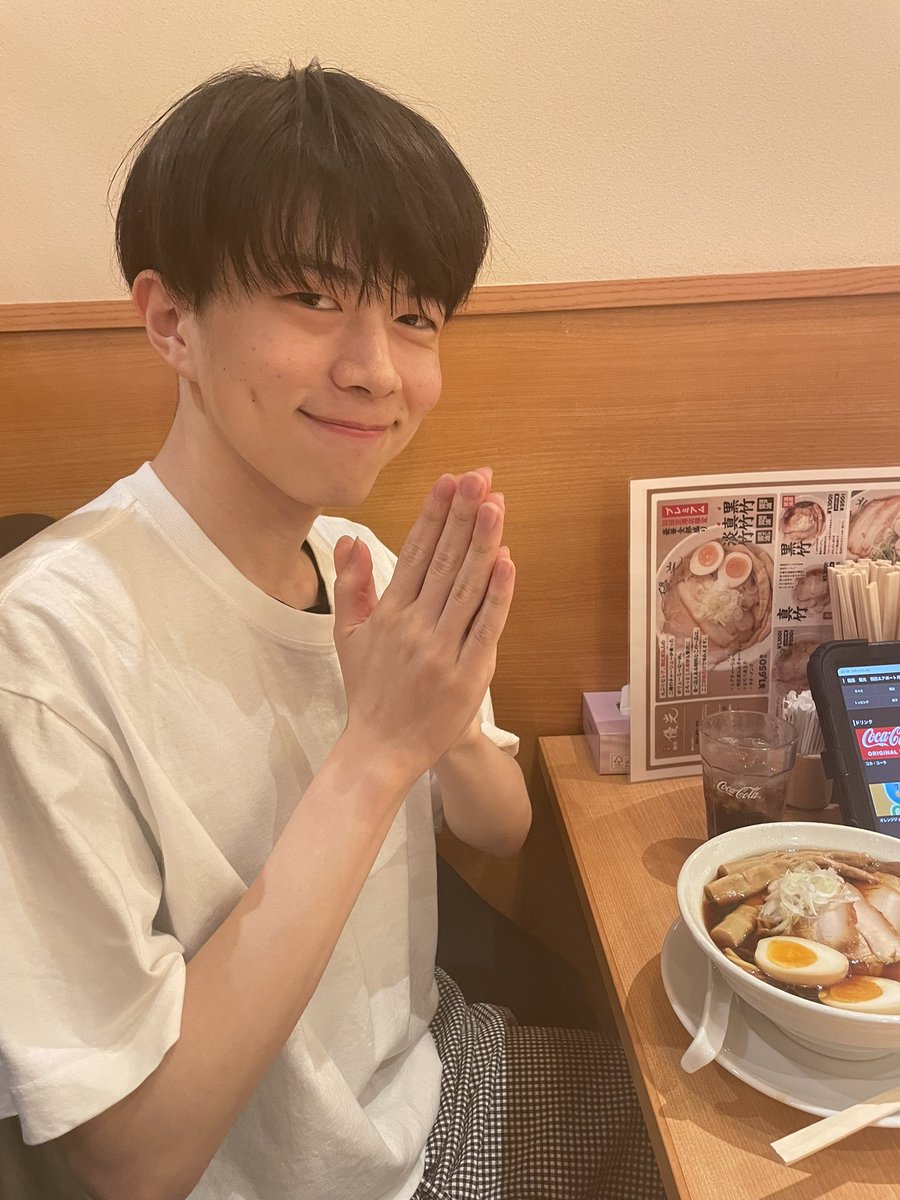 piui037's tweet photo. 帰国後最初の食事はラメーン　タイまじ最高の国でした https://t.co/44lO9ZKjYH