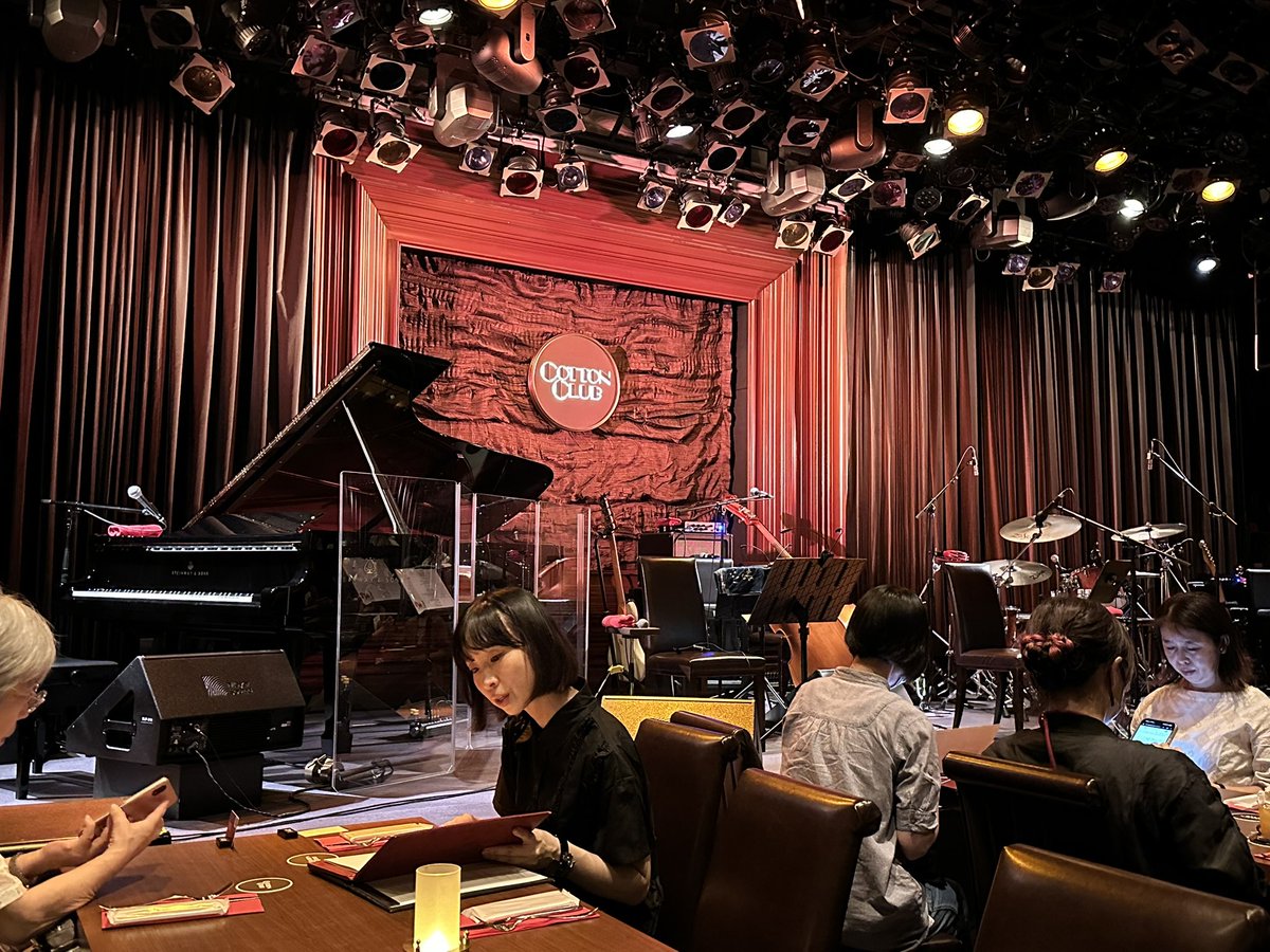 takumiterashima's tweet photo. 明星/Akeboshi"The WIND Still Blows" COTTON CLUB
アニメ『NARUTO -ナルトー』のテーマ「Wind」
THE FIRST TAKE出演
#明星 さん
ボーカル沁み渡ります
#酒井絵美 さん
ハーディングフェーレで
見ています
今回も素晴らしい
https://t.co/cBUNkh3dNj…
#THEFIRSTTAKE
#Akeboshiwind #akeboshi
#NARUTO https://t.co/lHqM4iBLA3
