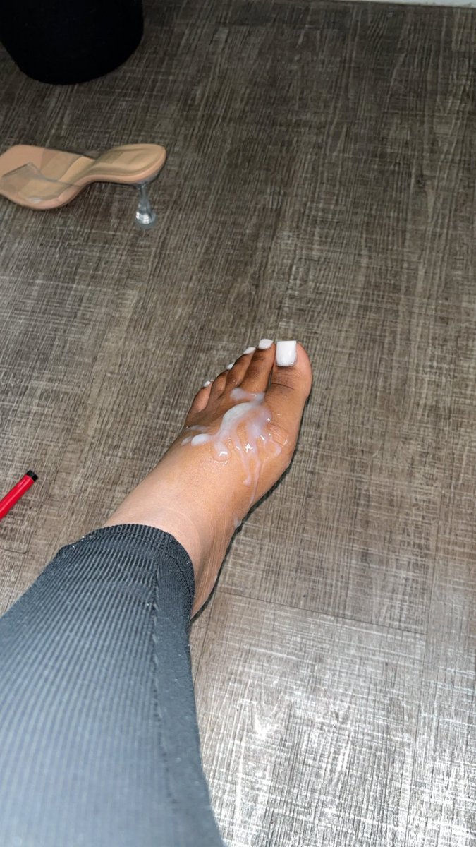 euro_pleasure's tweet photo. FROM FRANCE 🇫🇷

FRENCH EBONY CUMFEET 😍💦
WHO’S NEXT ? 👇
@Mayapiedd 

#pieds #piedsfrancais #frenchfeet
#ebonyfeet #ebonysoles #cumonfeet #cumtoes #toes #blackfeet #frenchfeet #footsession #francaise #soumis #findom #feetslave

@Brun0Parent 
@Rt_feet1 @RtFeetSlaveSub https://t.co/nND8fRP6Jw