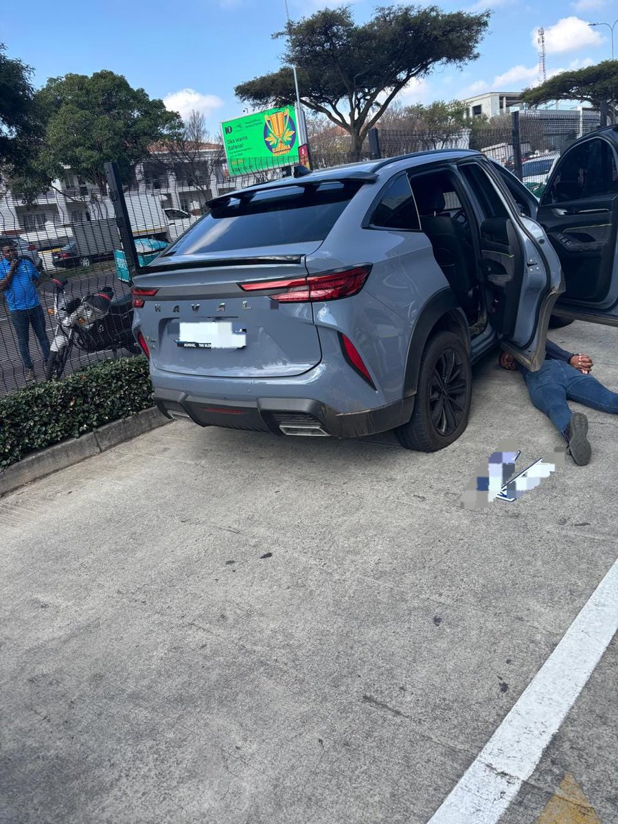 SAPoliceService's tweet photo. #sapsGP [ONE SUSPECT ARRESTED, HIJACKED VEHICLE RECOVERED]

On the afternoon of 22/06, police arrested one suspect and recovered a reported hijacked vehicle at Nicolway Shopping Centre.

It is reported that Highway Patrol members noticed a circulated vehicle linked to a Norwood case and gave chase. The vehicle stopped at the shopping centre, and about five occupants exited and fled in different directions on foot. Police managed to arrest one suspect and seized the hijacked vehicle, as well as signal jammers found inside the vehicle.

The team is on the lookout for the outstanding suspects. Police investigations continue.

#fightingcrime #TrioCrimes SG
https://t.co/W4fOKtng2b