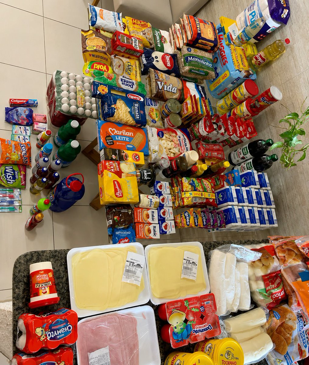 TheLeoZonn's tweet photo. Fiz as compras 

Tentem acertar o valor 

Quem passar mais perto leva vintão https://t.co/D7rLjJkgWQ