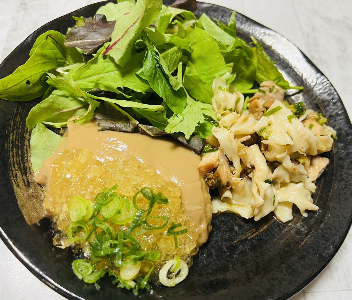 clover_ktm's tweet photo. 今日のしごおわ晩ごはん

肥前胡麻豆腐の鶏出汁ジュレ
作り置き焼豚とはなびらたけの和物
ベビーリーフのサラダ🥗

ご査収ください https://t.co/kkF96V1Inp