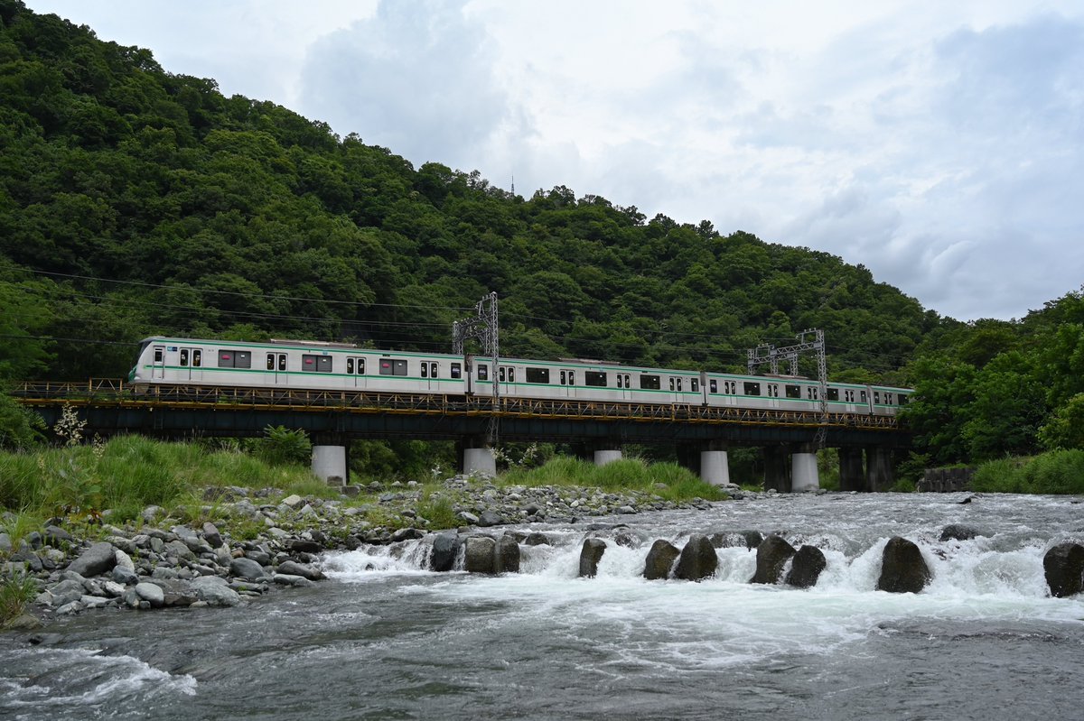 hs3419x's tweet photo. 16000系が新松田へ！

いつか昼間に走らないかなと思っていた区間、遂に実現してくれました。いつも見ている電車なはずなのに、景色は全く違う。新鮮な気持ちになりながら撮っていました。

2026.6.22　
16115F　TASC確認試運転 https://t.co/muhAh9mPsS