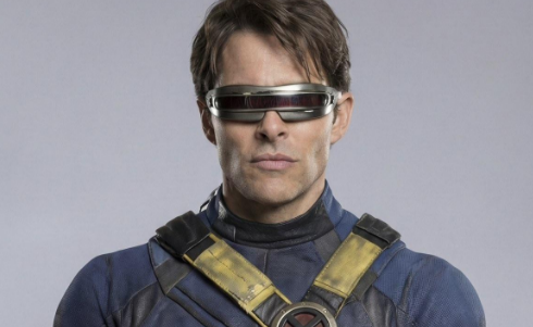 celestialdevils's tweet photo. cyclops and wolverine stans are sooo ANNOYING atm. those are perfectly decent costumes and i'd take them anyday over WTF they did to mystique

at least the men's costume silhouettes were respected. they couldn't even get mystique long gloves and a bob https://t.co/UDjeCnQvwe