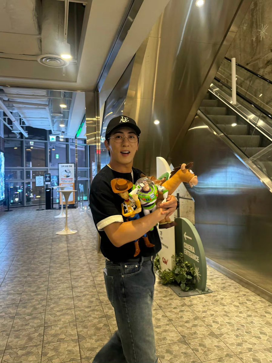 eo0omzz's tweet photo. 얘들아 코염둥이 훈자님 왔다 https://t.co/JuXhcAkurL
