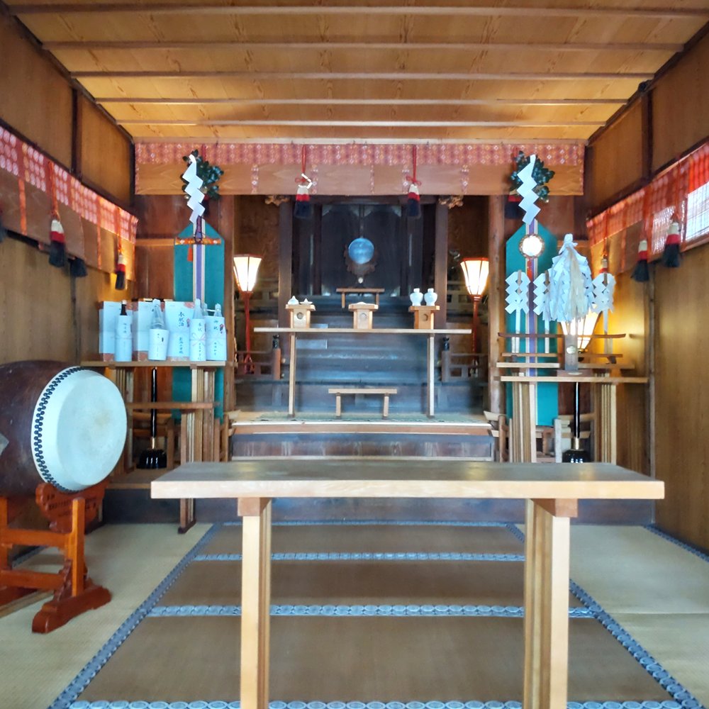 ShimaTKhiro's tweet photo. 2026.06.14⛩️寄居諏訪神社⛩️
新潟市中央区 #寄居諏訪神社 へ参拝👏いつ来ても静かでゆっくりとお参りができます◎半年間を乗り切れた御礼を伝えて、残り半年が実り多い時間になるようしっかりと祈念いたしました👏今月もお参りできてよかった◎どうか幸運がありますように！#御朱印 #御朱印巡り
#神社 https://t.co/6623i7J9UN