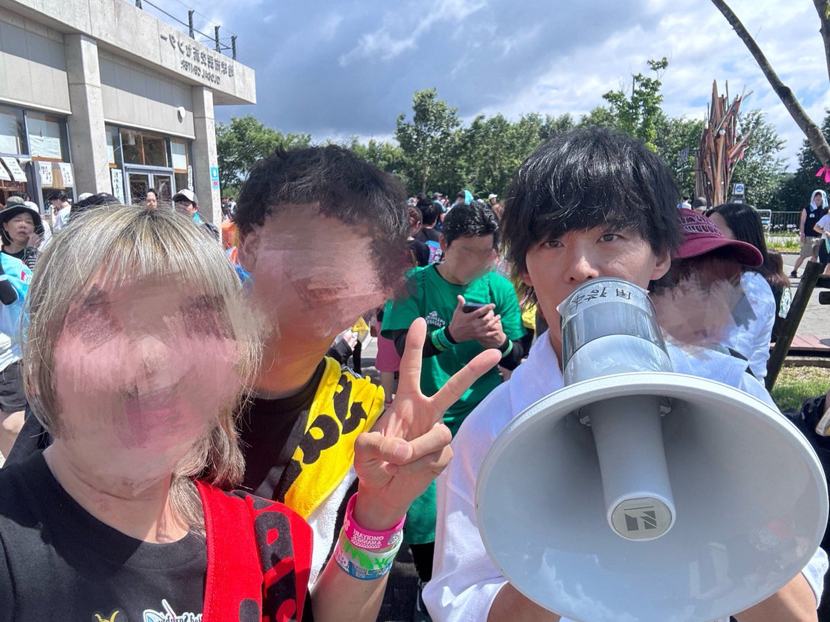 mrs___24's tweet photo. 一緒に撮ってくれて幸せすぎた！
 #YONFES https://t.co/0KOcQQVpN6