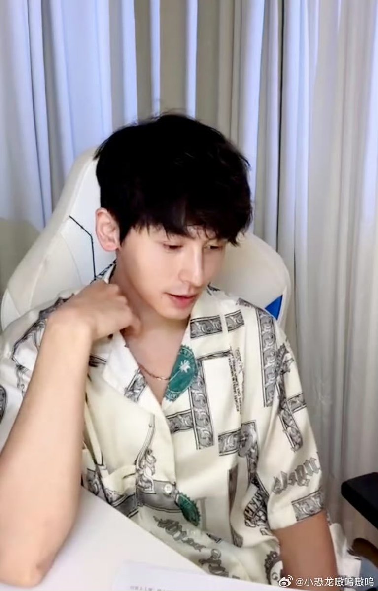 feilansediao's tweet photo. This look makes you seem so gentle that people can't help wanting to cherish you. https://t.co/q4hEzauEmv