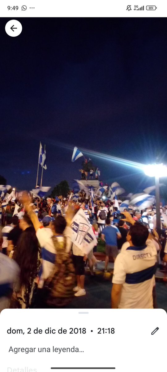 sebitaaaa_a's tweet photo. @fabianbelmar_ @illanes00 Al menos para celebraciones de fútbol siempre fue bastante común que se pise el pasto y se subían al caballo🤔 me tocó ir en 2016, 2018  y para la copa américa en 2015 también fue así https://t.co/Jh6WsYCGPO