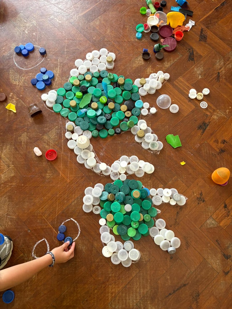 blessed_davies's tweet photo. Plastic Art Workshop today with the artist Tim Pugh https://t.co/HpUQ3wzMJo