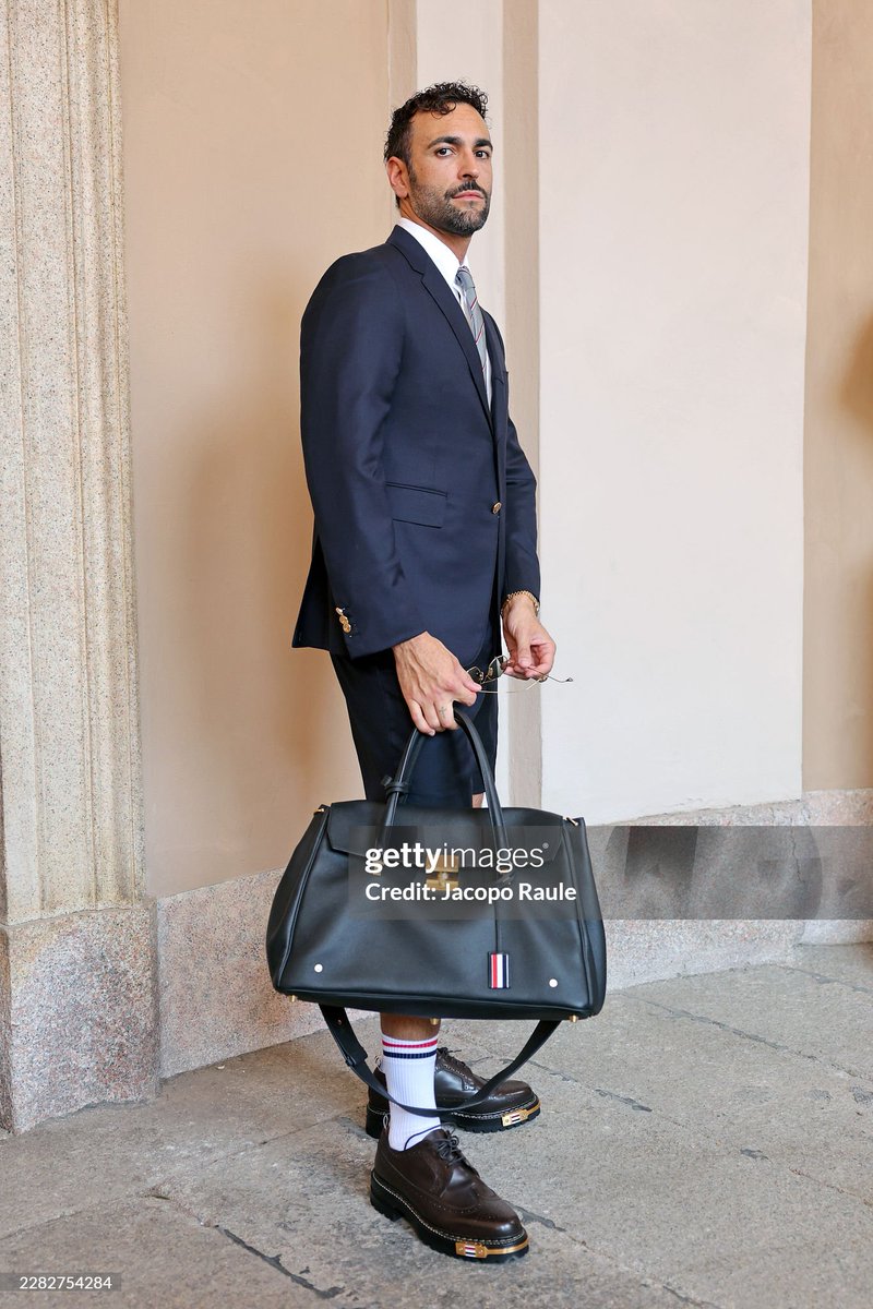 thecworldofmm's tweet photo. Thom Browne - Marco Mengoni partecipa alla sfilata di Thom Browne durante la Settimana della Moda di Milano - Uomo Primavera/Estate 2027 il 22 giugno 2026 a Milano, Italia. (Foto di Jacopo Raule/Getty Images) https://t.co/3wnKCwjKGb