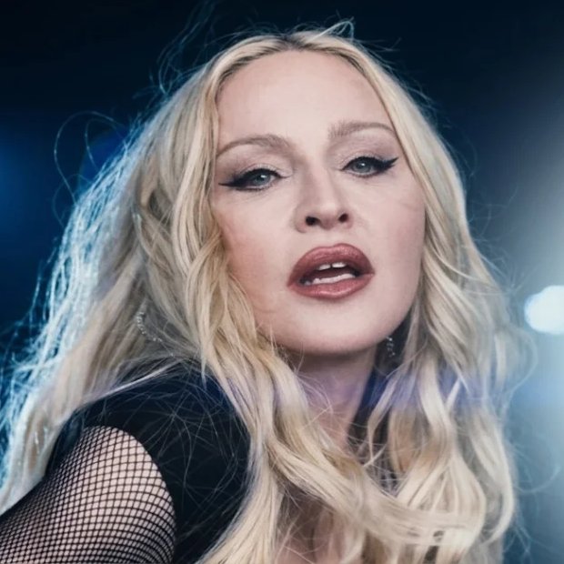 poptime's tweet photo. Madonna revelou que possui uma canção engavetada com Arca intitulada "What Will Save Me". https://t.co/3BiqP1FApr