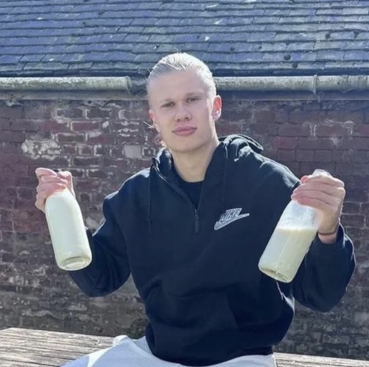 Dudes Posting Their W’s tweet media