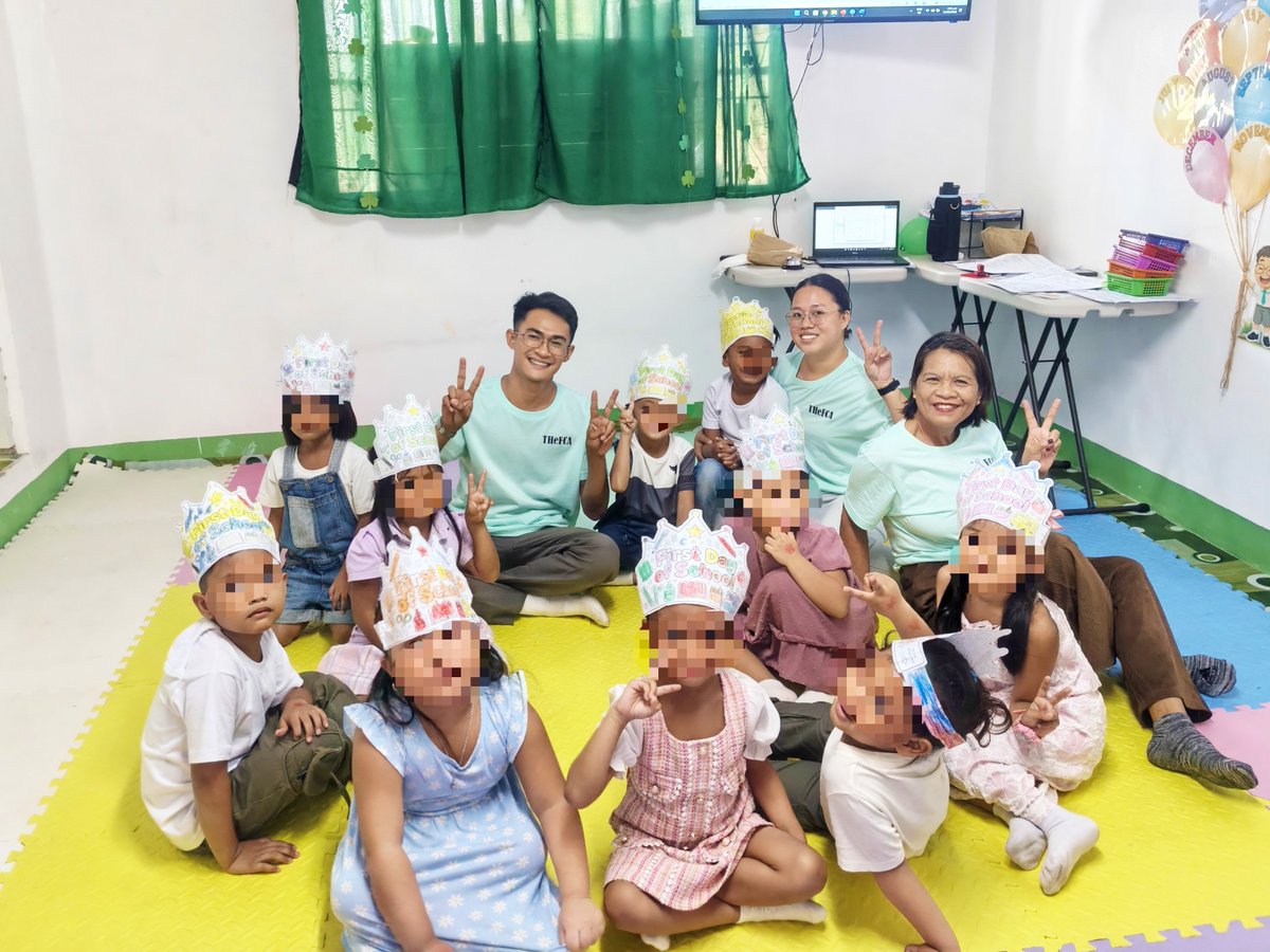 march_ferrer's tweet photo. 1st day ko bilang isang first timer na Daycare teacher. Nawindang utak ko grabe! Nung Opening Blocks nagkasakit ako at sumakit lalamunan. Sana bukas okay na sila 😭 Pero nakaka-enjoy sila turuan at mga sweet ☺ https://t.co/DQFl7rp1lW