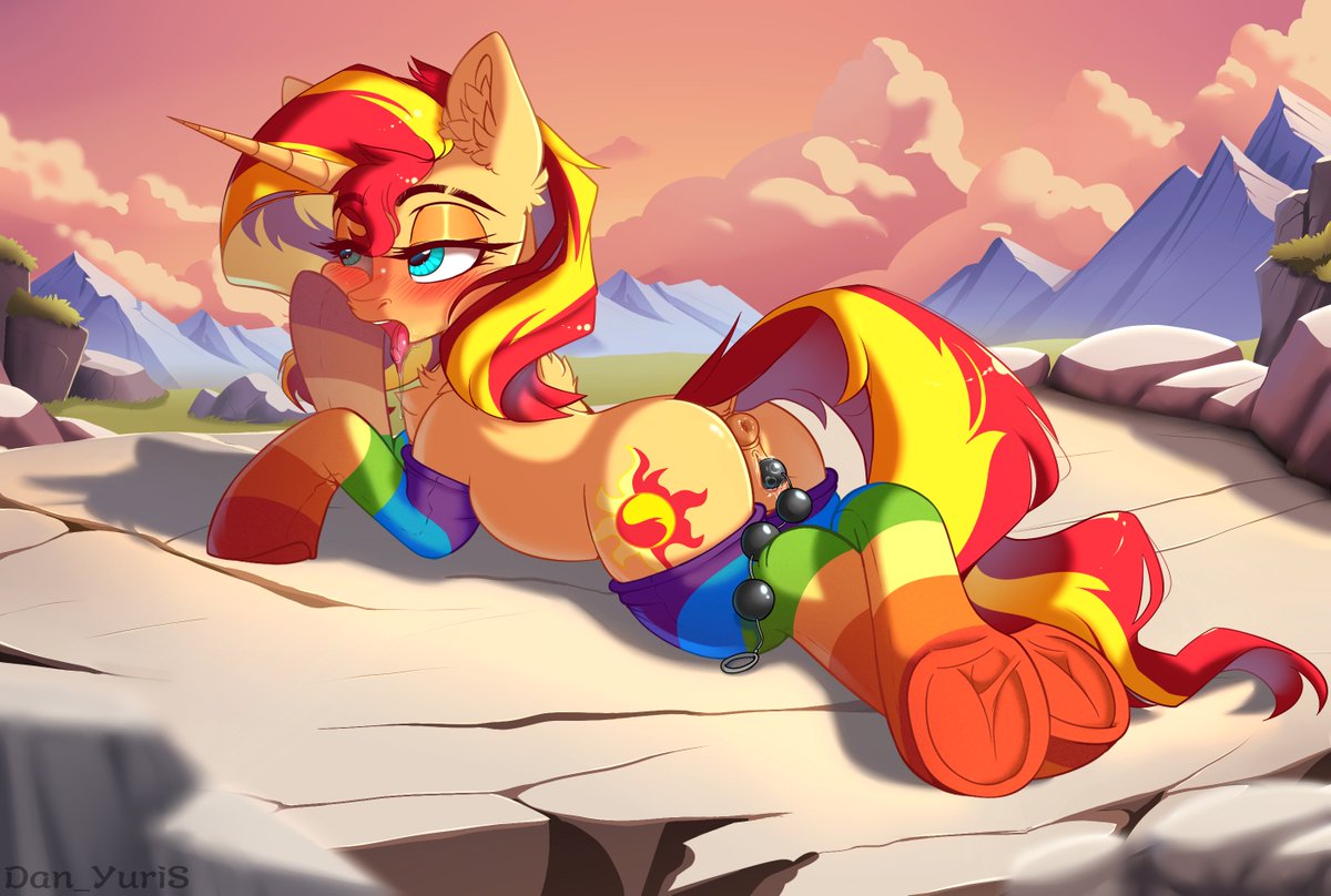 dan_yuris's tweet photo. [ #mlp  #mylittlepony #art #Sunsetshimmer #pridemonth  #lgbt #ych  #equestriagirls ]

I'm throwing you something indecent👀 https://t.co/ggPCx97oZY