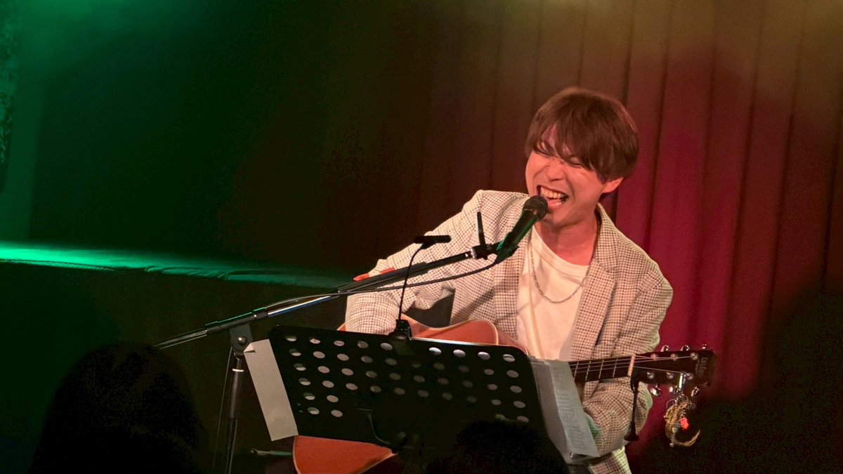 sissyeisaku's tweet photo. 今日は渋谷gee-geにて「リクエストヨガリ」ワンマンライブでした💡
全てのリクエストに応えたくてフルコース11曲、ワンコーラス31曲、全42曲歌い切りました😆笑
ギター弾いてる指が終わりました😂笑
皆からの想いが嬉しかった✨
次があるかわかんないけど、リクエストあればやります（笑）
休むぞーw https://t.co/h178YlAW3H