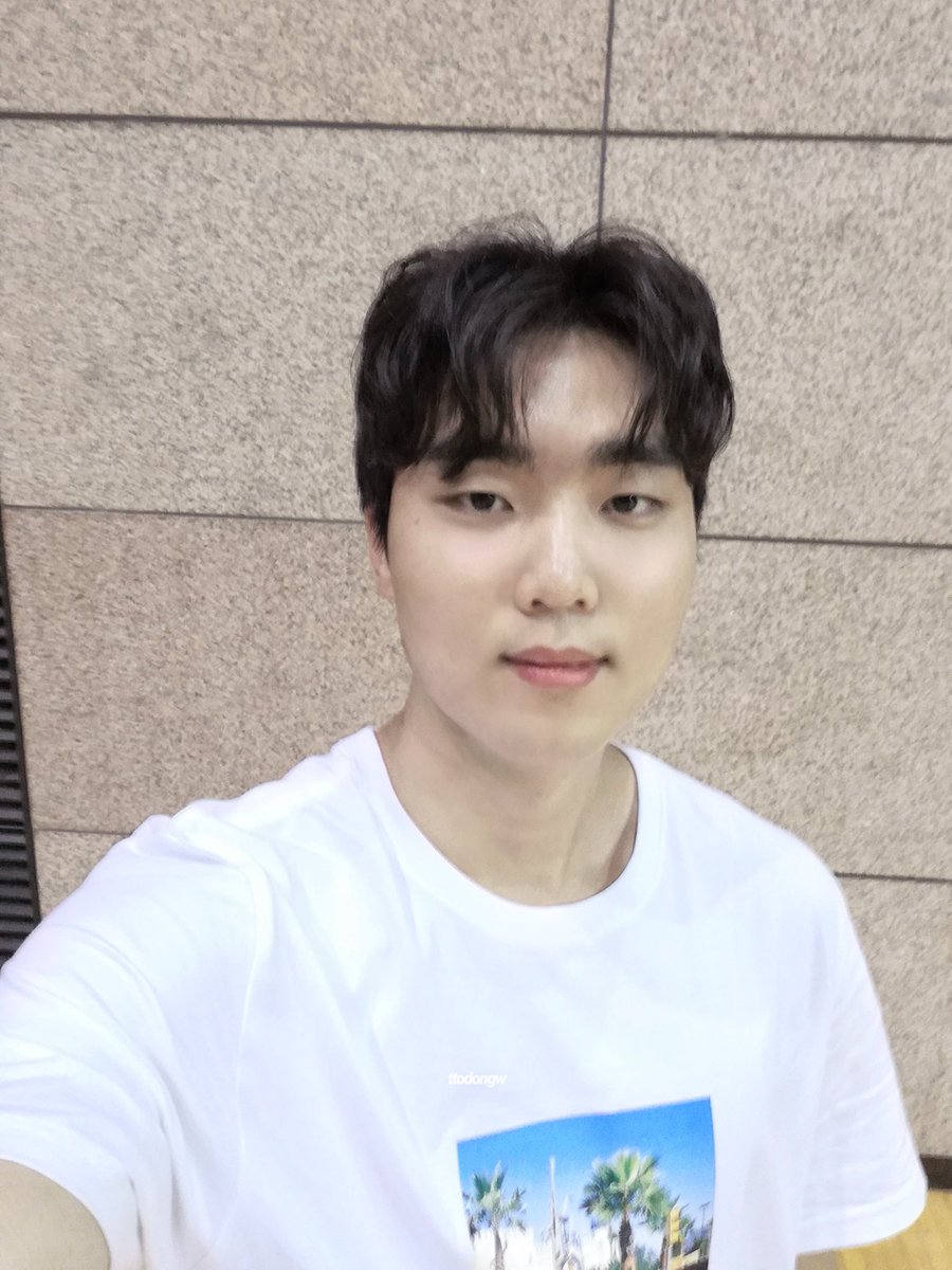ttodongw's tweet photo. 동원이님 운동하러 학교 오셨다구 함
그리고 등번호 31번 스카티가 가져가서ㅋㅋㅋ 11번으로 바꿀 거 같다고 합니듀 ~ㅜㅜ 

#서동원 https://t.co/lYHcdIaUxE