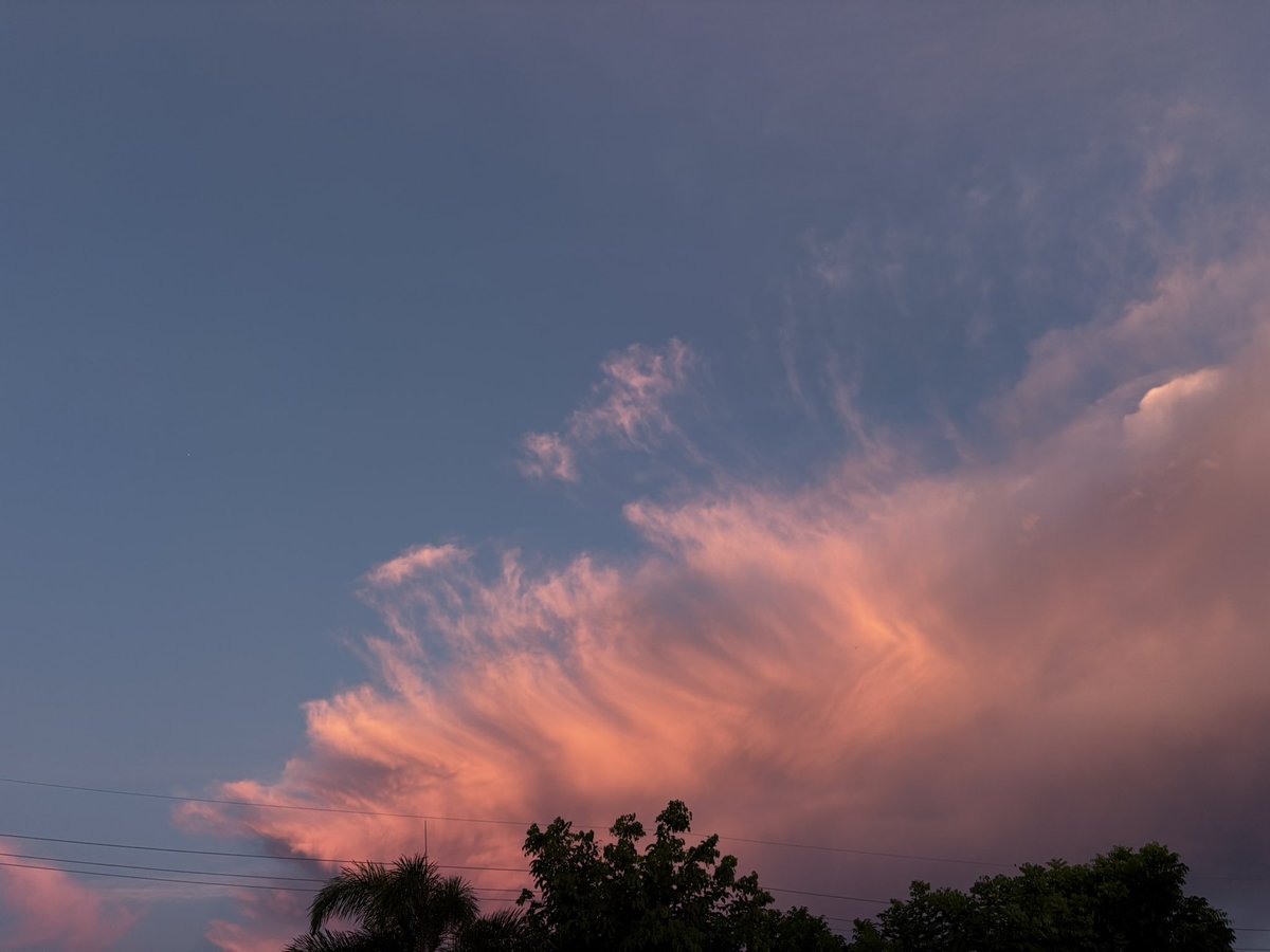 Kuntaemak's tweet photo. ☁️☁️☁️
#ธรรมชาติ #thailand #photograph https://t.co/Tmz0GUFYWj