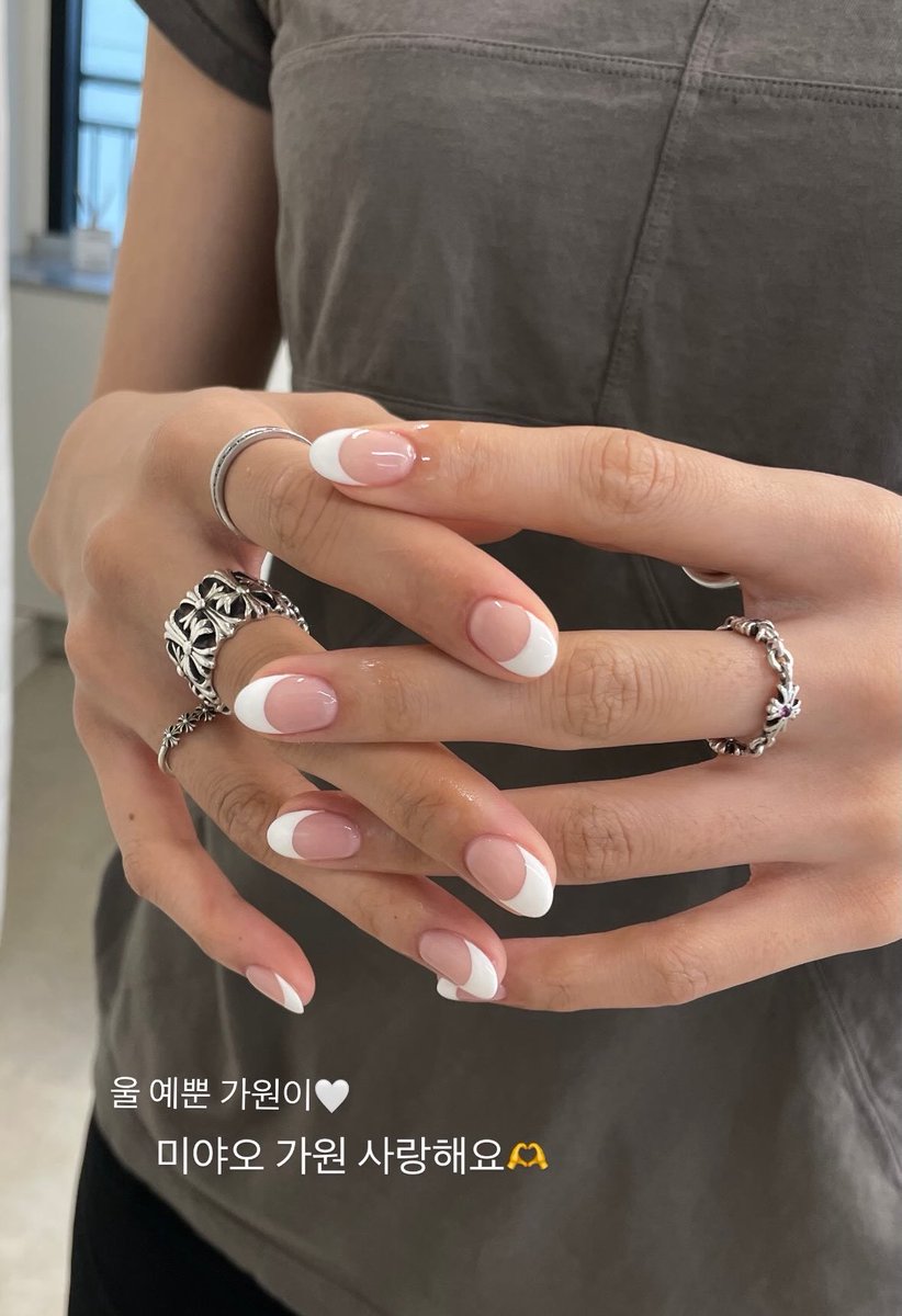 ilovenar1n's tweet photo. 가원이 네일 바껏네 https://t.co/SBhpAww8Vb